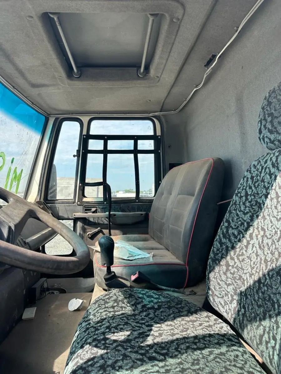 LOTE 000 - FORD CARGO 815 E ANO 2011