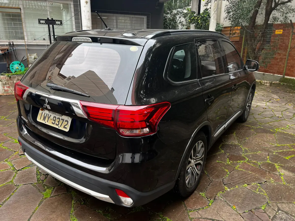 LOTE 001 - I/MMC OUTLANDER 2.0, fabricação/modelo:2015/2016, cor preta