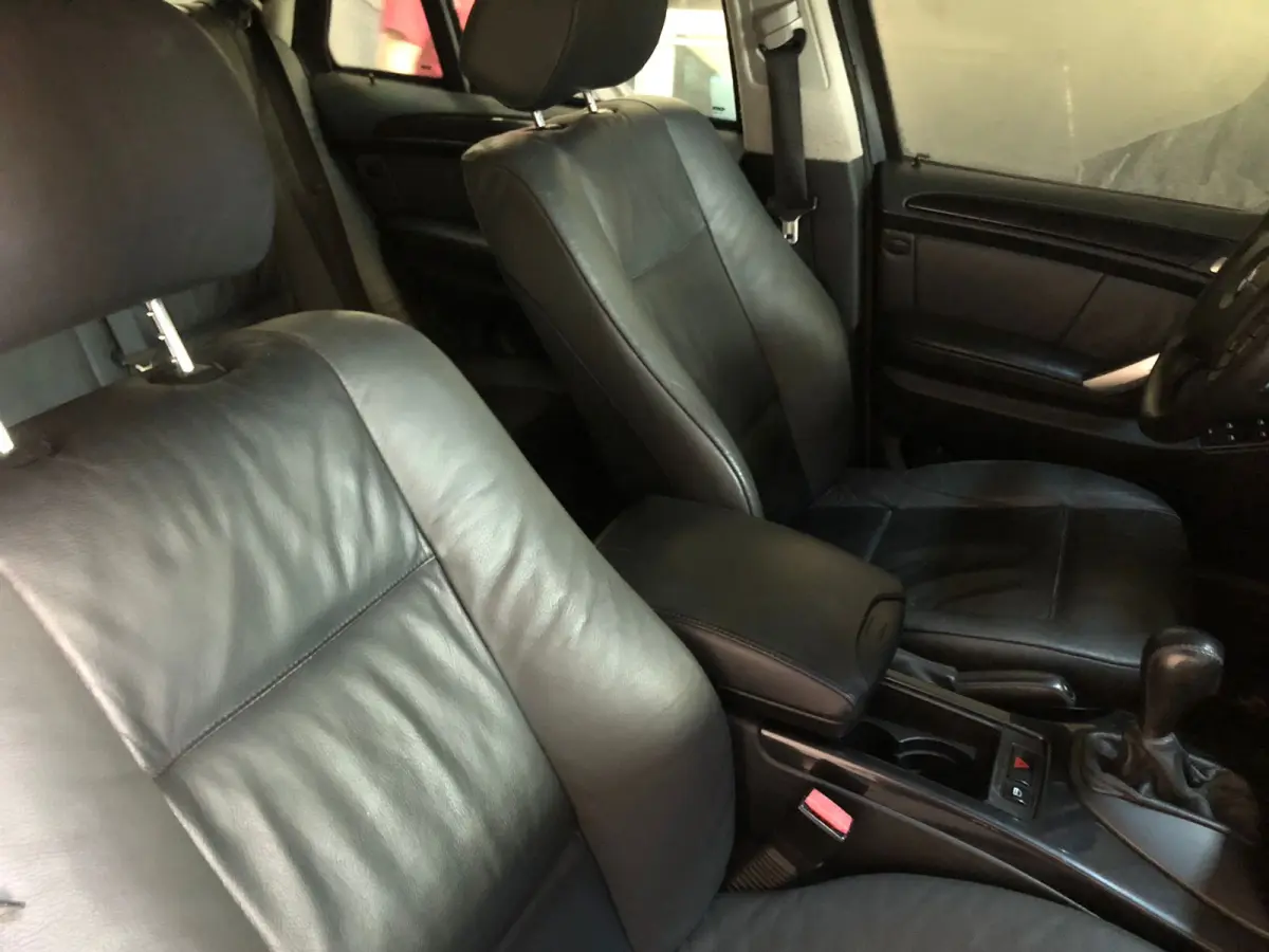 LOTE 000 - I/BMW X5, cor preta, fabricação/modelo 2001/2002 - BLINDADA