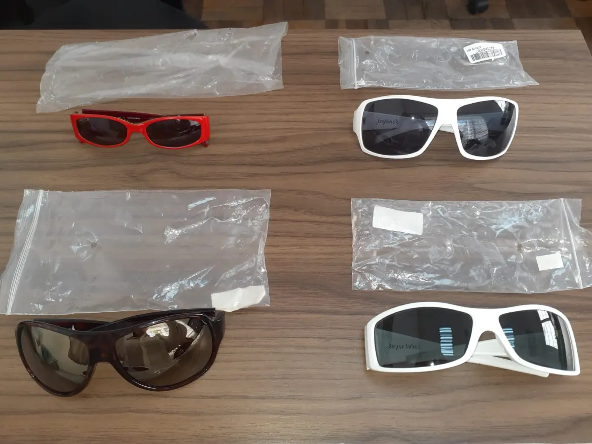 LOTE 000 - 15 armações de óculos infantis de marcas variadas e 21 óculos de sol