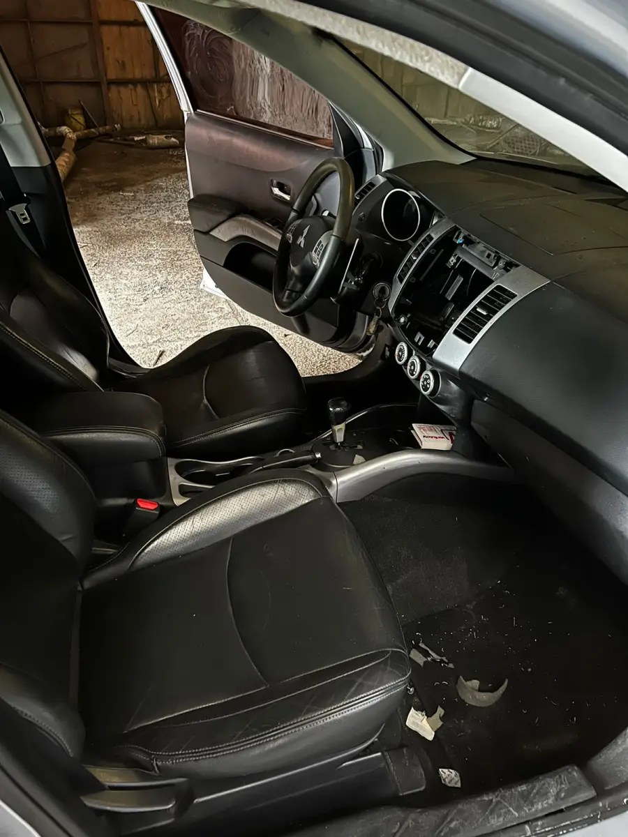 LOTE 001 - I/MMC OUTLANDR 3.0 V6