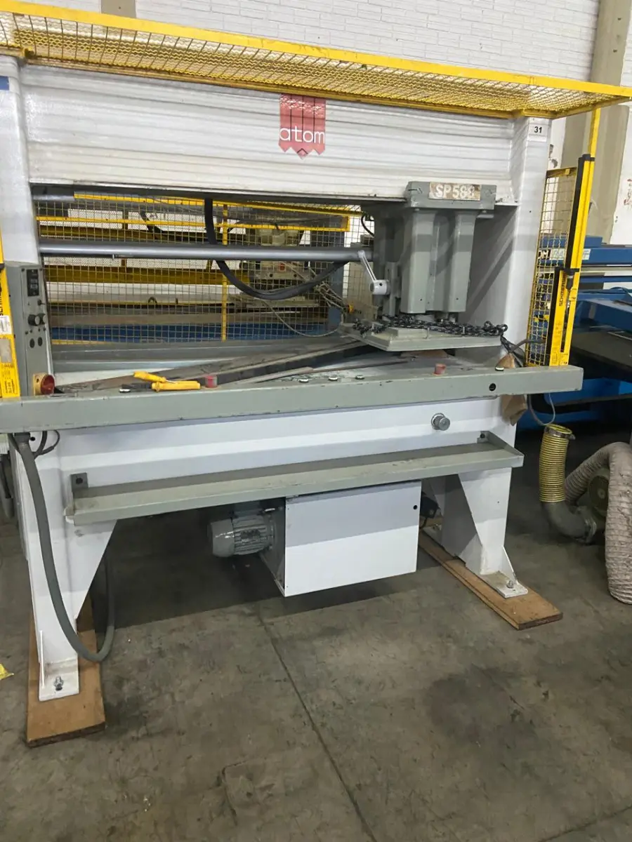 LOTE 029 - Balancin Ponte Marca Atom SP 588