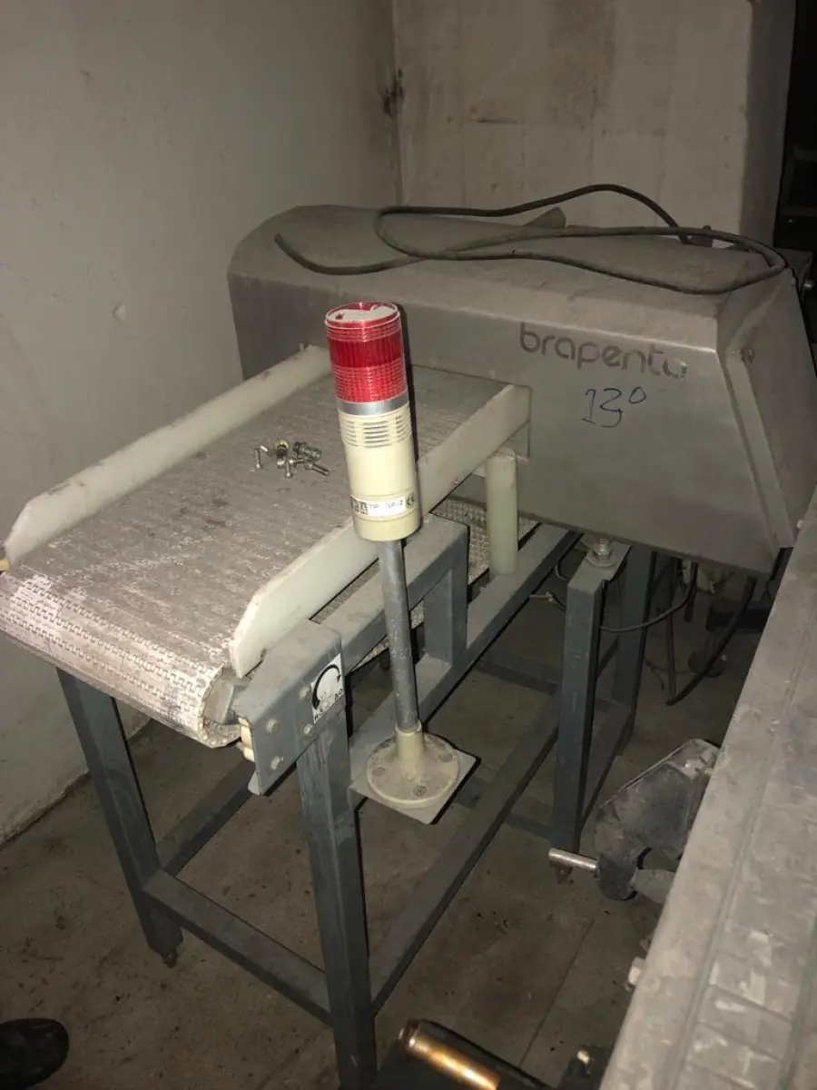 LOTE 008 - DETECTOR DE METAIS COM ESTEIRA BRAPENTA, modelo Icelnder tech, ano 2005