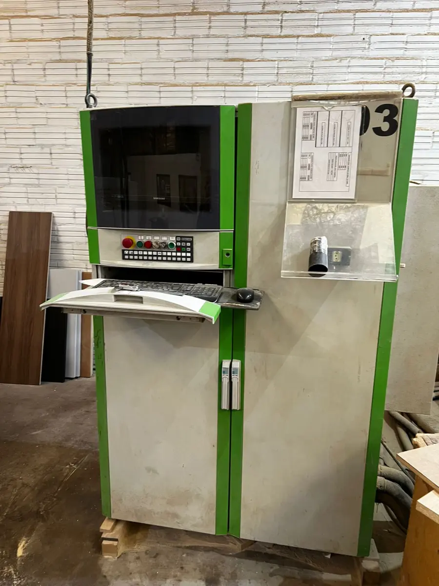 LOTE 050 - Centro de usinagem para madeiras CNC