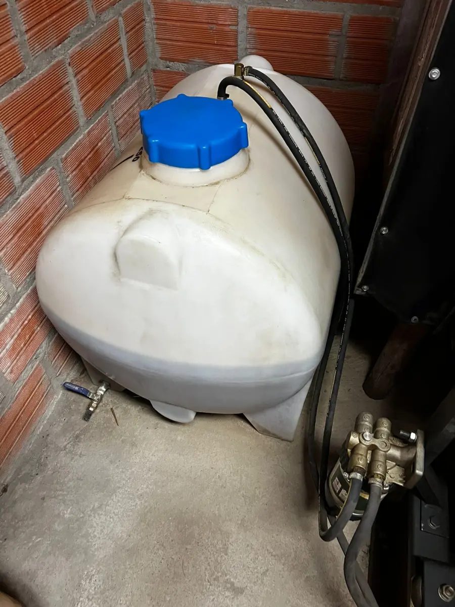 LOTE 121 - Gerador 110KVA motor Perkins 