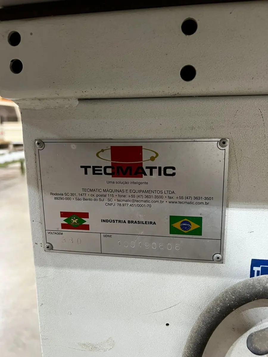 LOTE 051 - Centro de usinagem para madeiras SCM cyflex f900