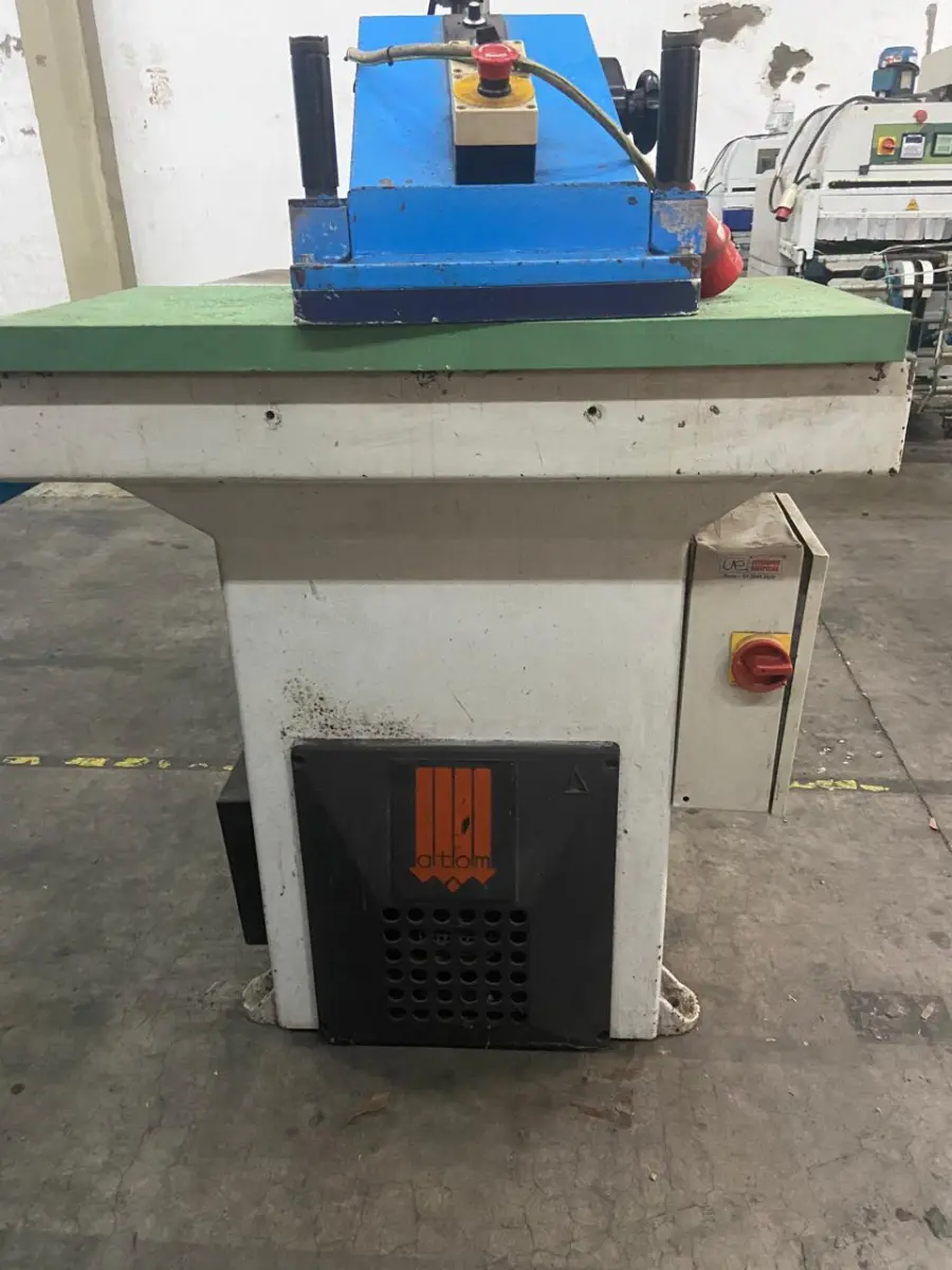 LOTE 001 - Balancin Hidraulico Atom VS 918 C/ NR 12