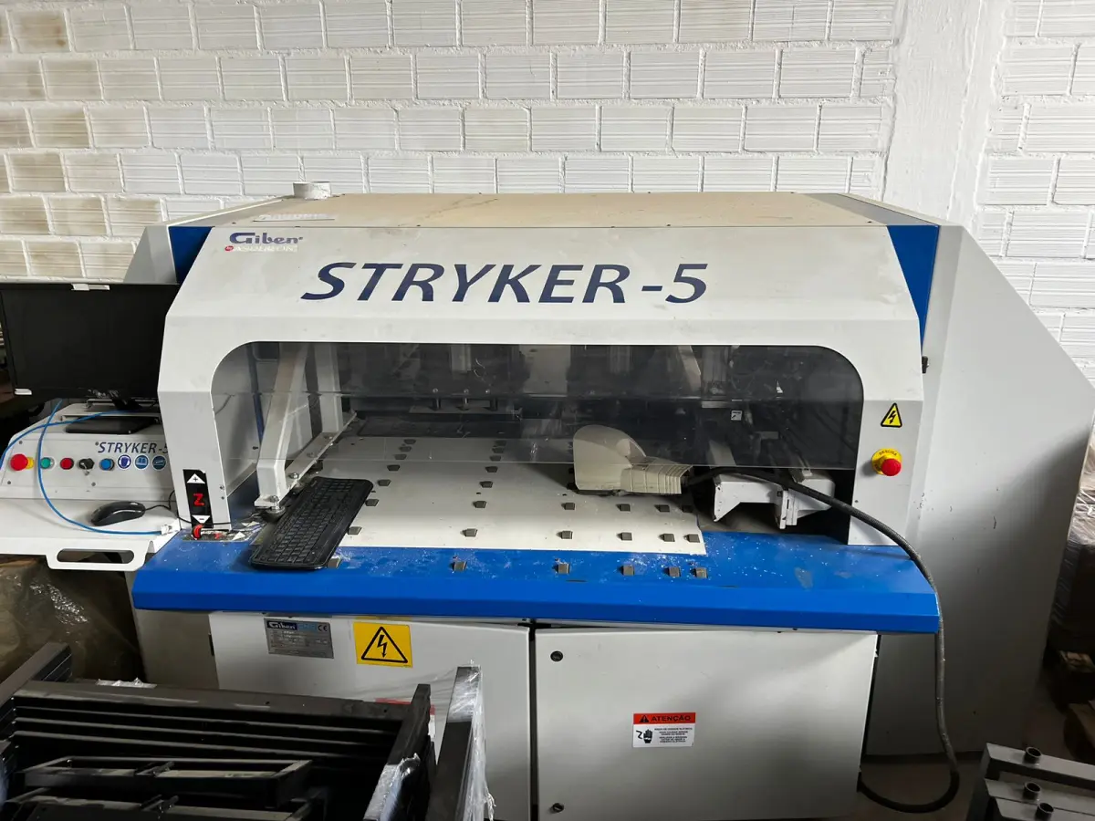 LOTE 135 - Centro de furação Stryker 5