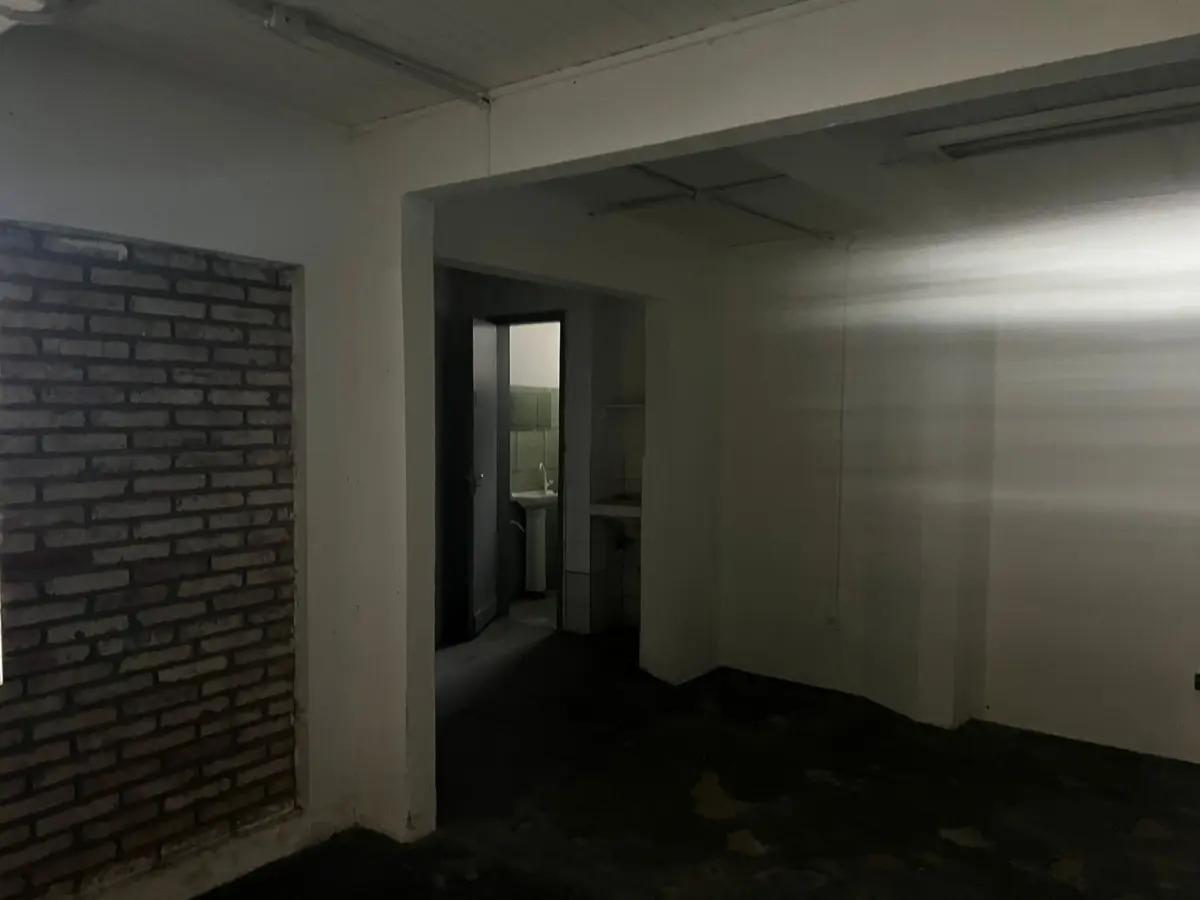 LOTE 000 - Um terreno de forma retangular, à avenida João Pessoa medindo 30,45m de frente, ao oeste à mesma avenida, por 35,00m