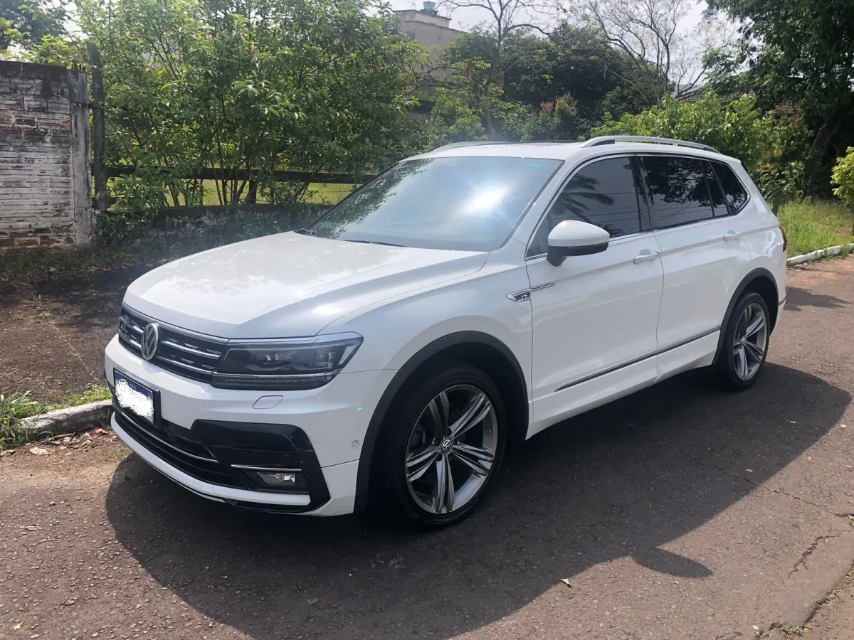 LOTE 000 - Volkswagen/Tiguan Allspac R-Line 350 TSI 2.0 4x4, fabricação/modelo 2018/2019, cor: branca