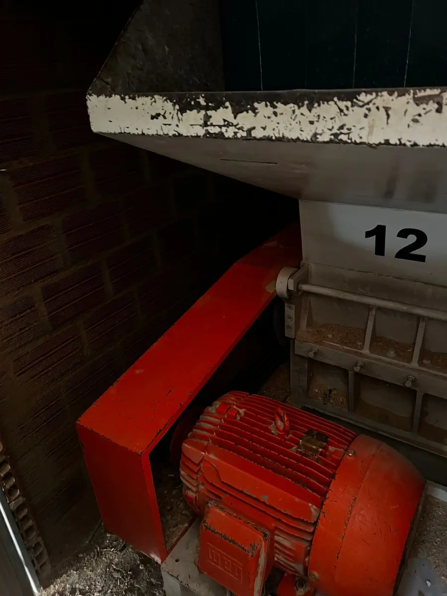 LOTE 094 - Moedor de sobras de madeira 