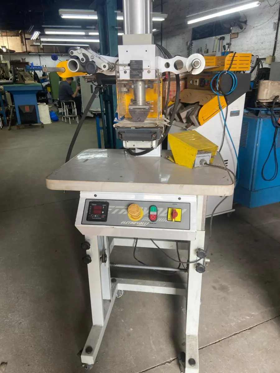 LOTE 032 - Maq.Carimbar Palmilhas Eletrovalli c/NR 12