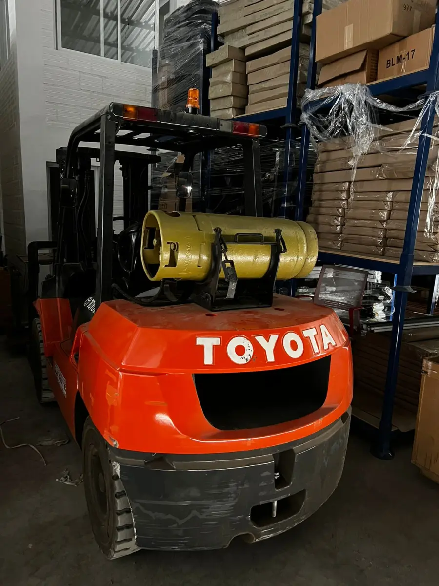 LOTE 124 - Empilhadeira Toyota 