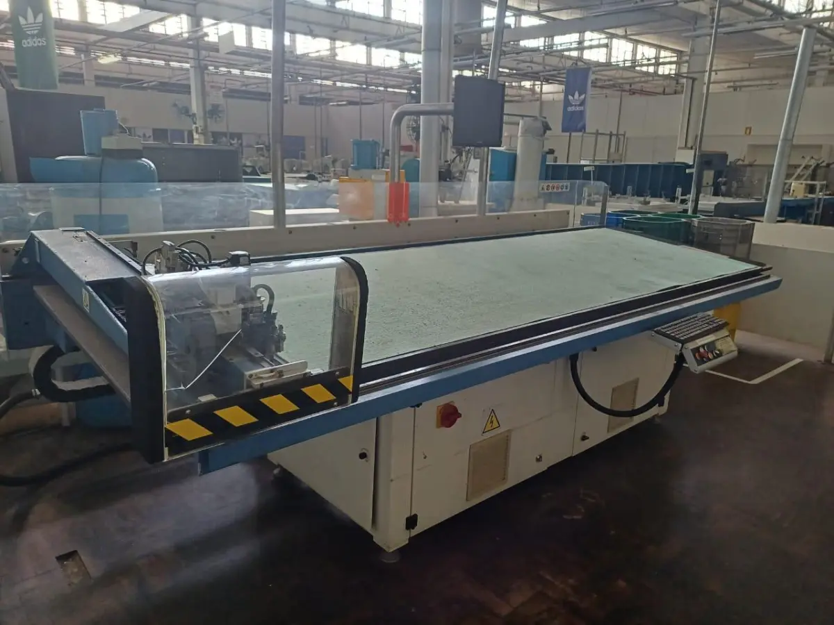 LOTE 022 - Maquina de Corte Atom FLASHCUT 888-L-30