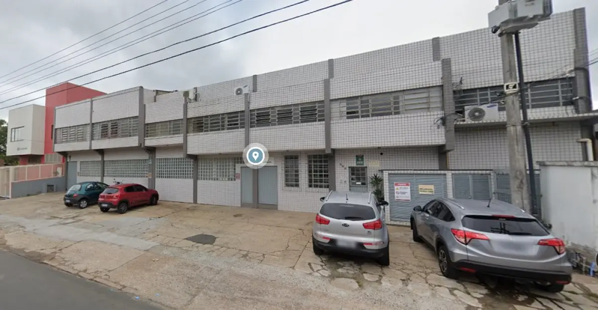 LOTE 000 - O imóvel, sob nº 896, da Rua Cerro Azul