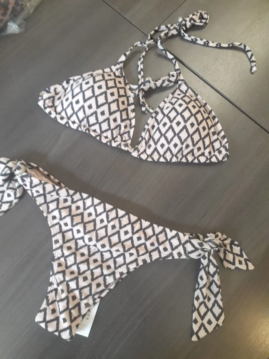 LOTE 000 - LEILÃO DE  BIQUÍNIS