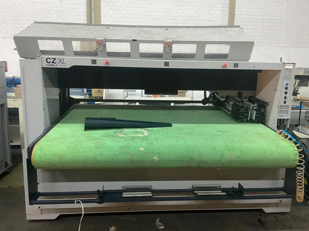 LOTE 020 - Maquina de Corte Comelz CZ/XL