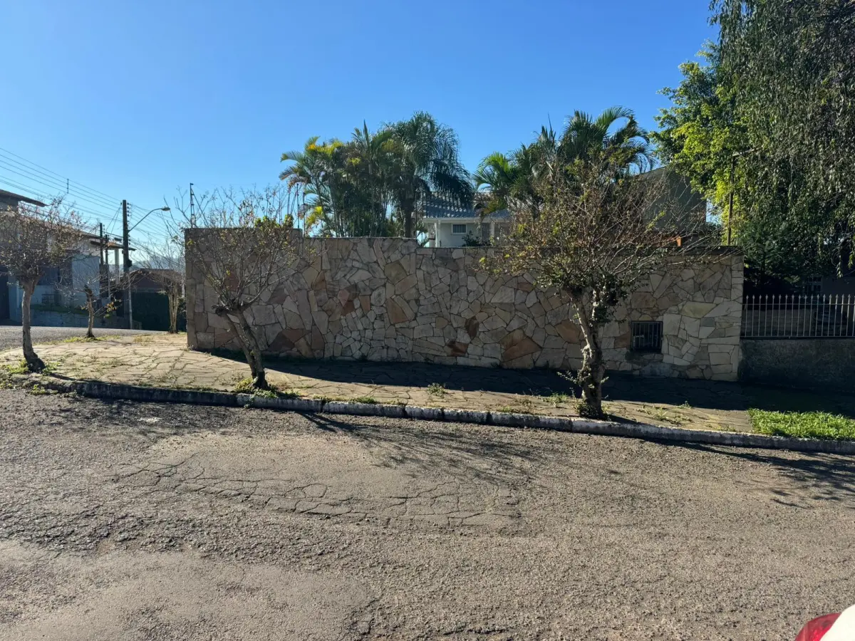 LOTE 008 - predio de alvenaria com 91,11m2 na rua minuano 880 NH