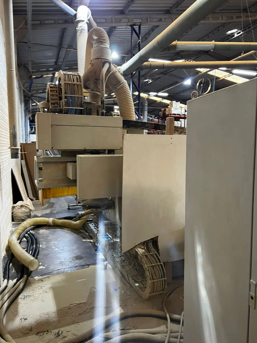 LOTE 051 - Centro de usinagem para madeiras SCM cyflex f900