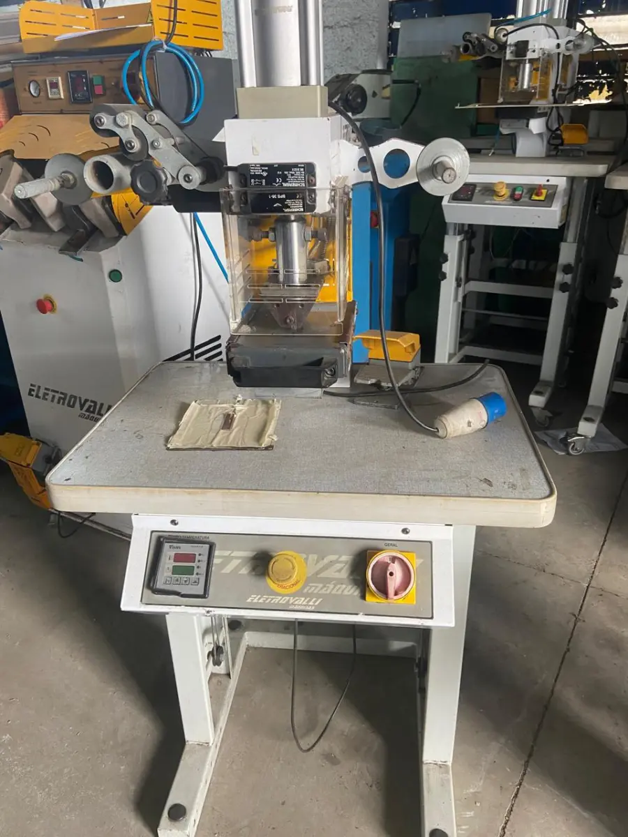 LOTE 031 - Maq.Carimbar Palmilhas Eletrovalli c/NR 12