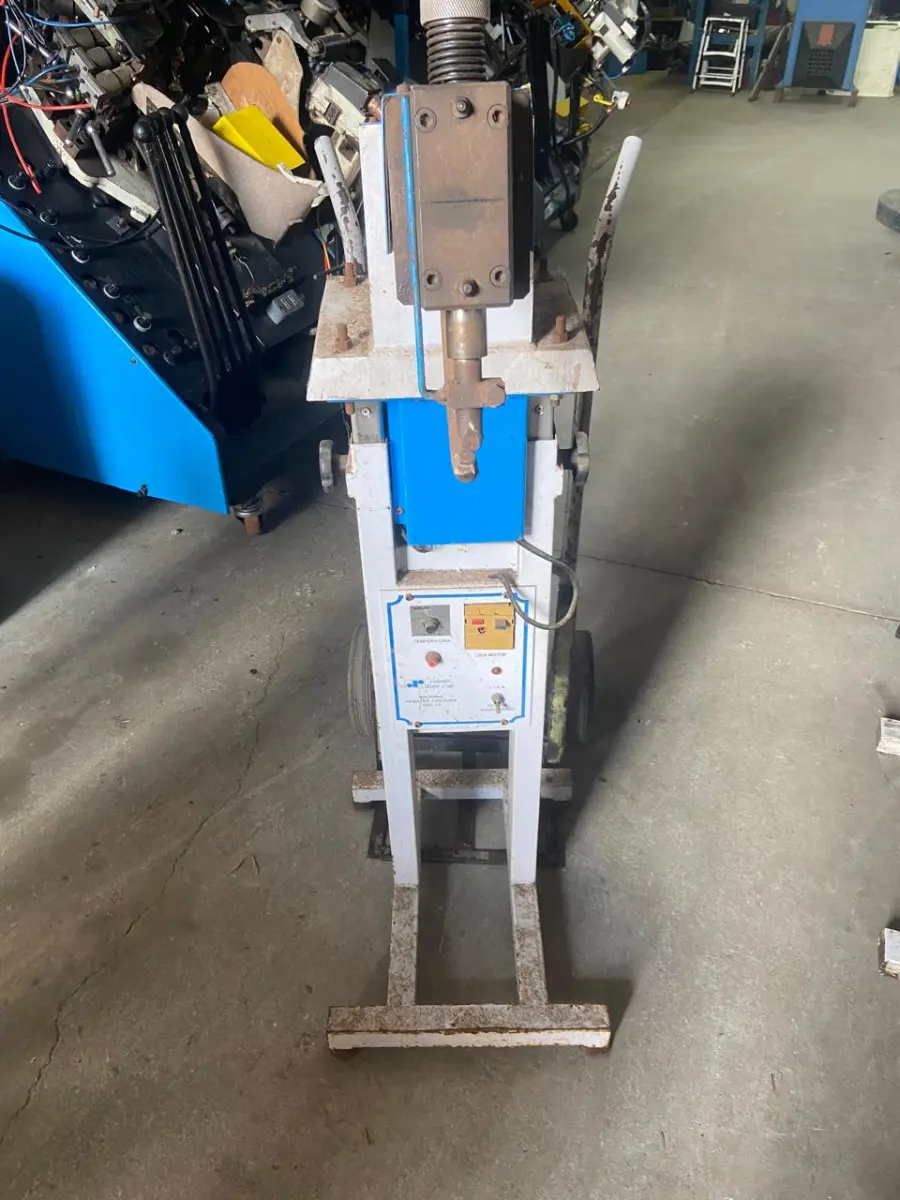 LOTE 037 - Martelete Rebater Costura Tipo Italiano