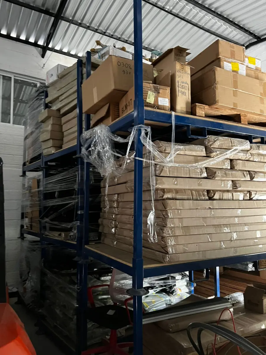 LOTE 130 - Lote de estruturas metálicas para transporte 