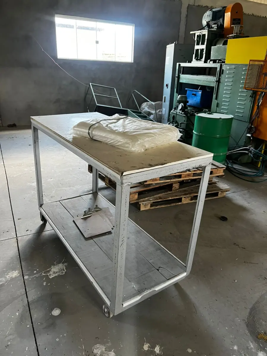 LOTE 000 - SOPRADORA BEKUM, MÃO FRANCESA C/ TALHA ELÉTRICA, UNIDADE DE RESFRIAMENTO, MOTOR P/ REFRIGERAÇÃO, GIRAFA HIDRÁULICA E MÓVEIS DIVERSOS