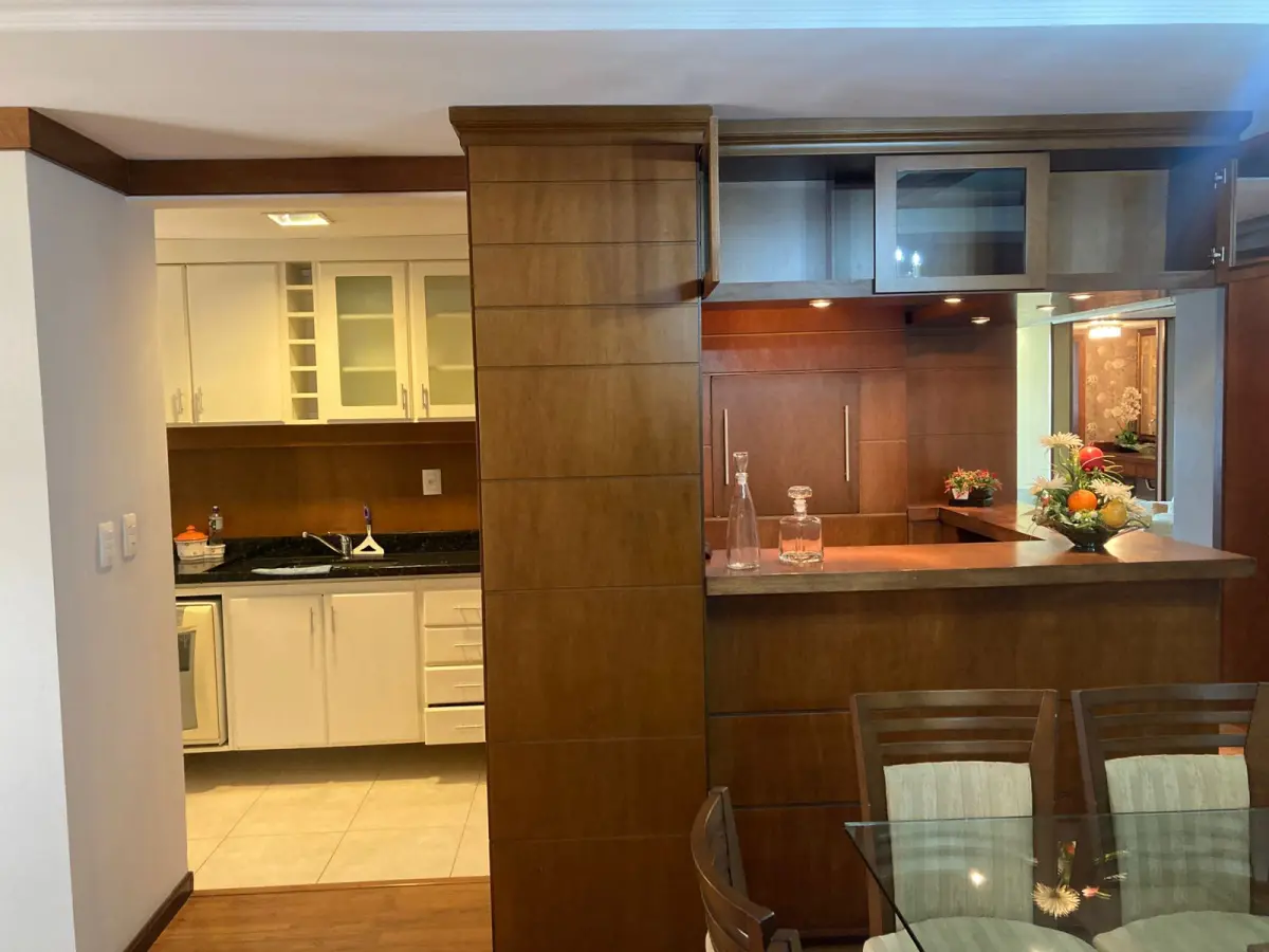 LOTE 000 - Apartamentos 405 e 406 + Box 15, 31, 32 e 14. Finamente decorado