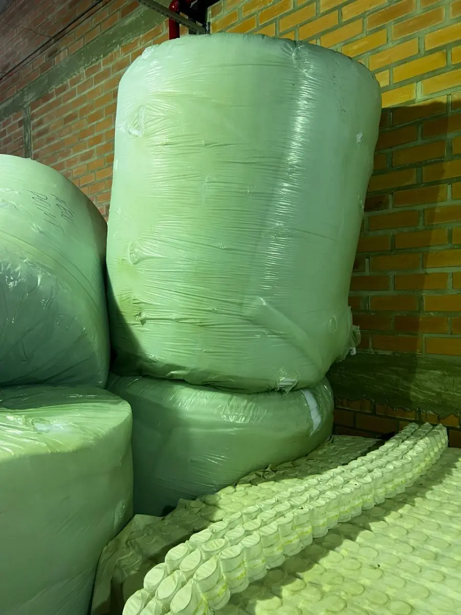 LOTE 007 - Lote de colchoes e mantas massageadoras, lote de espumas e colchões,