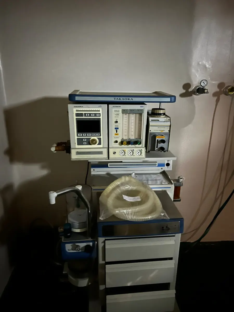 LOTE 022 - 01 APARELHO DE ANESTESIA TAKAOKA FUJI