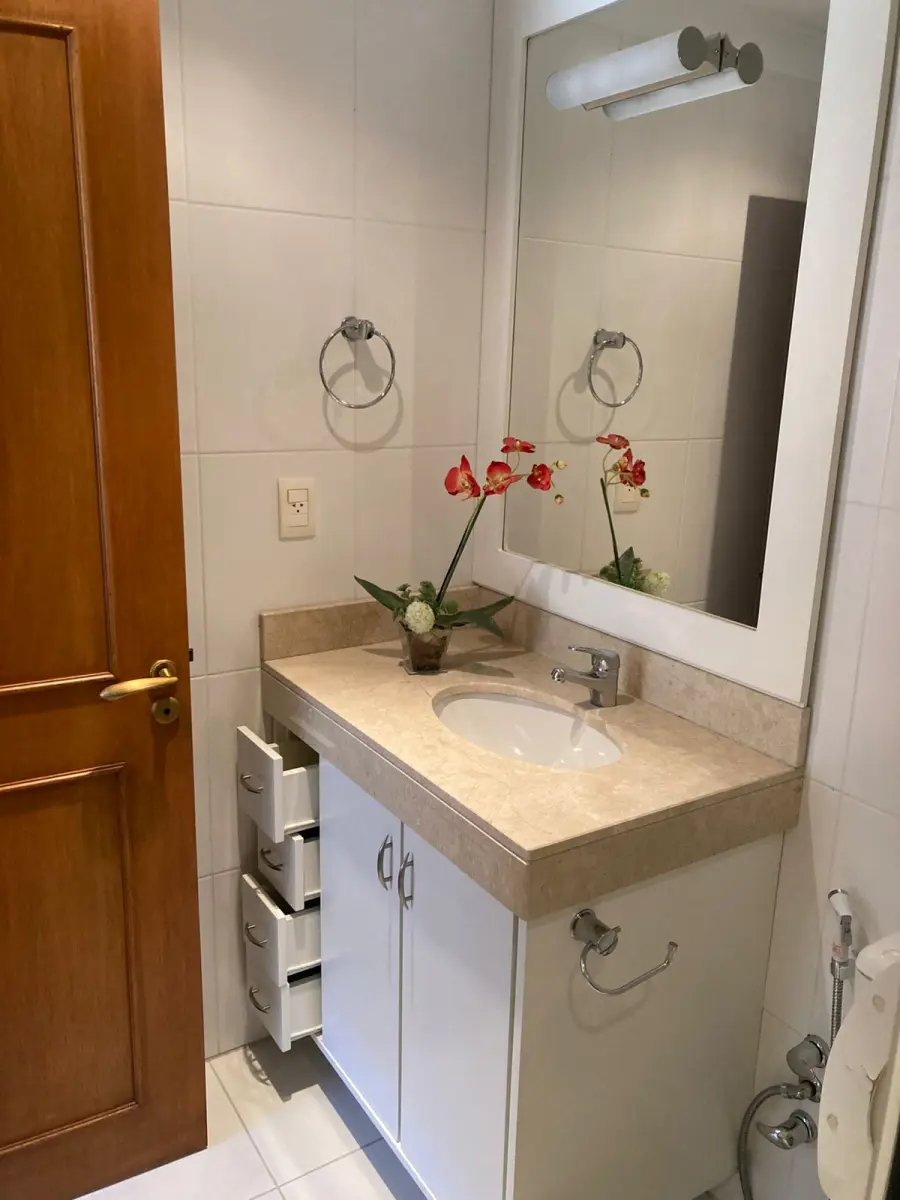 LOTE 000 - Apartamentos 405 e 406 + Box 15, 31, 32 e 14. Finamente decorado