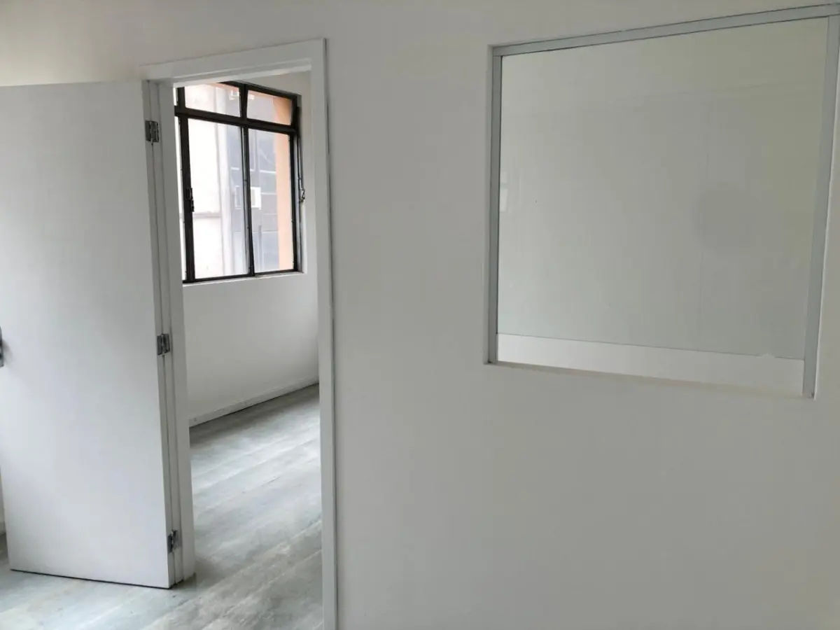 LOTE 001 - O imóvel, conjunto nº 41 do Edifício Candido José de Godoy, localizado na Rua Professor Annes Dias, nº 112, Bairro Centro, Porto Alegre/RS