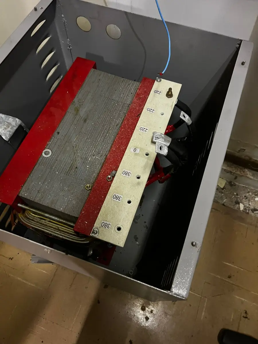 LOTE 003 - TOMOGRAFIA COMPUTADORIZADA MARCA BRIVO