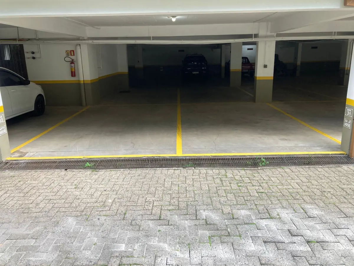 LOTE 000 - Apartamentos 405 e 406 + Box 15, 31, 32 e 14. Finamente decorado