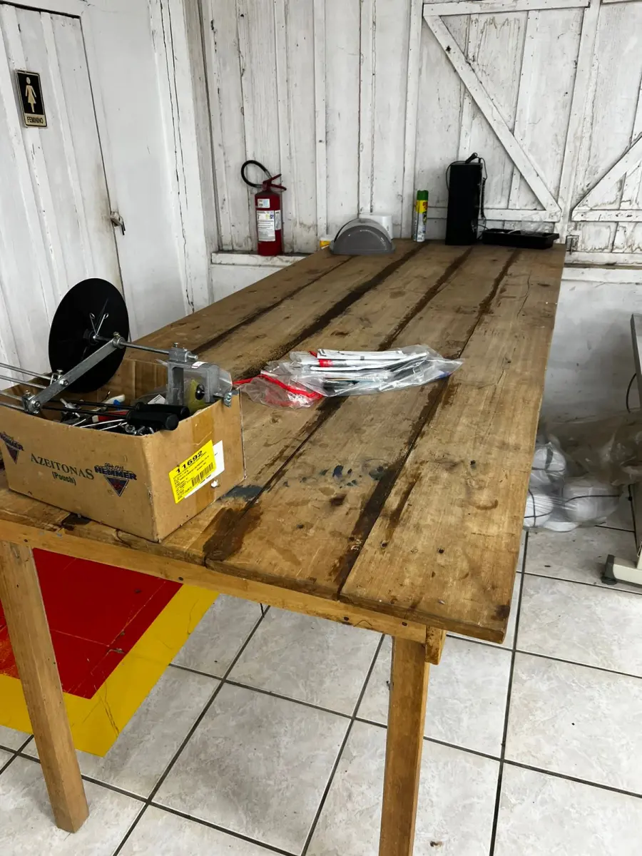 LOTE 000 - Máquinas costura (overlock Jack, plana, overlock antiga, plana Lumak, plana Lanmax, over vermelha) BENS EM  PRESIDENTE GETULIO - SC