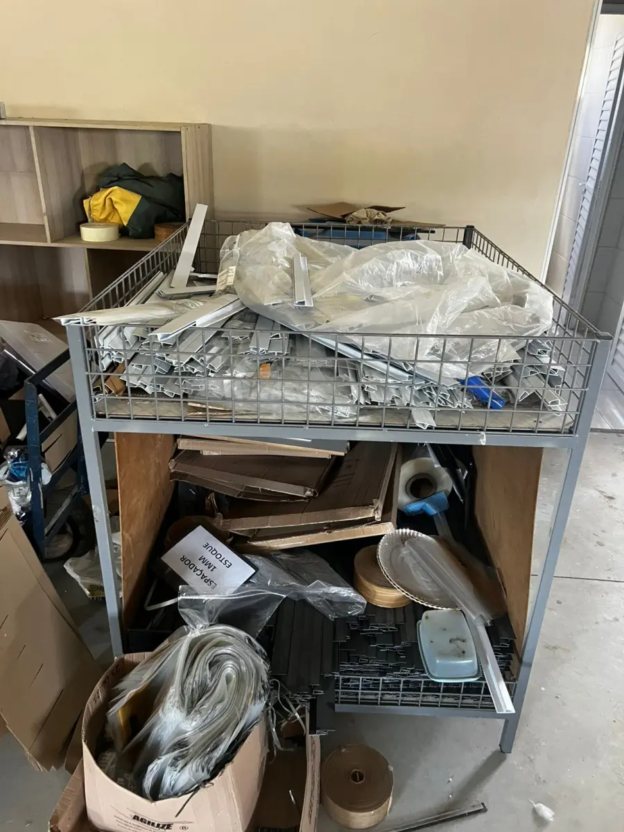 LOTE 000 - SOPRADORA BEKUM, MÃO FRANCESA C/ TALHA ELÉTRICA, UNIDADE DE RESFRIAMENTO, MOTOR P/ REFRIGERAÇÃO, GIRAFA HIDRÁULICA E MÓVEIS DIVERSOS