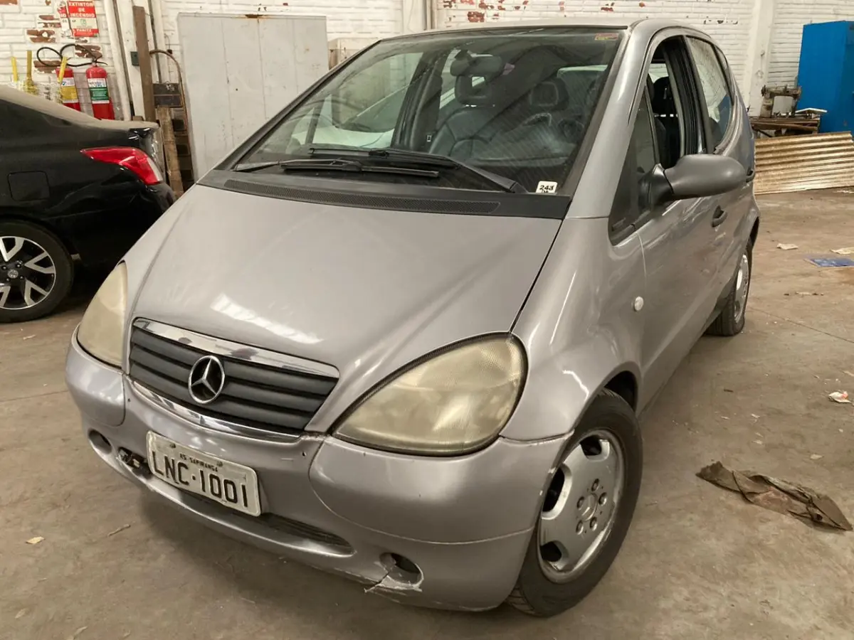 LOTE 000 - Mercedes Benz Classe A, ano 2000