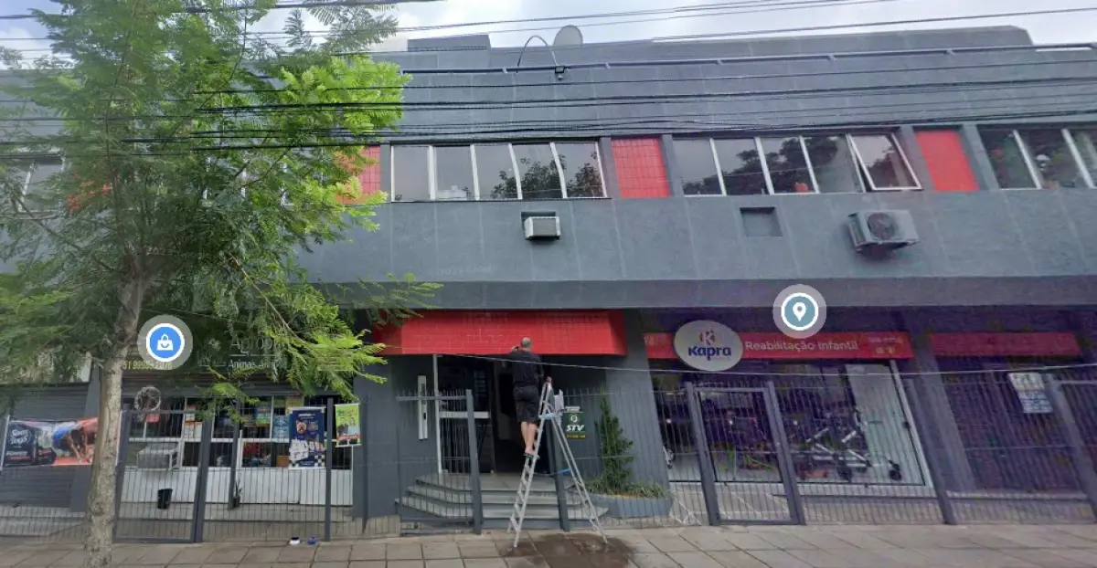 LOTE 000 - A loja nº 02, do prédio comercial denominado “CENTRO DE COMÉRCIO E SERVIÇOS BUTUI”, com entrada pelo nº 142 da rua Butuí