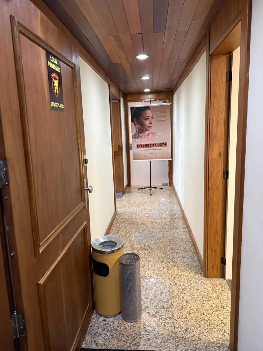 LOTE 001 - A sala nº 401 do Ed. Esplanada Central