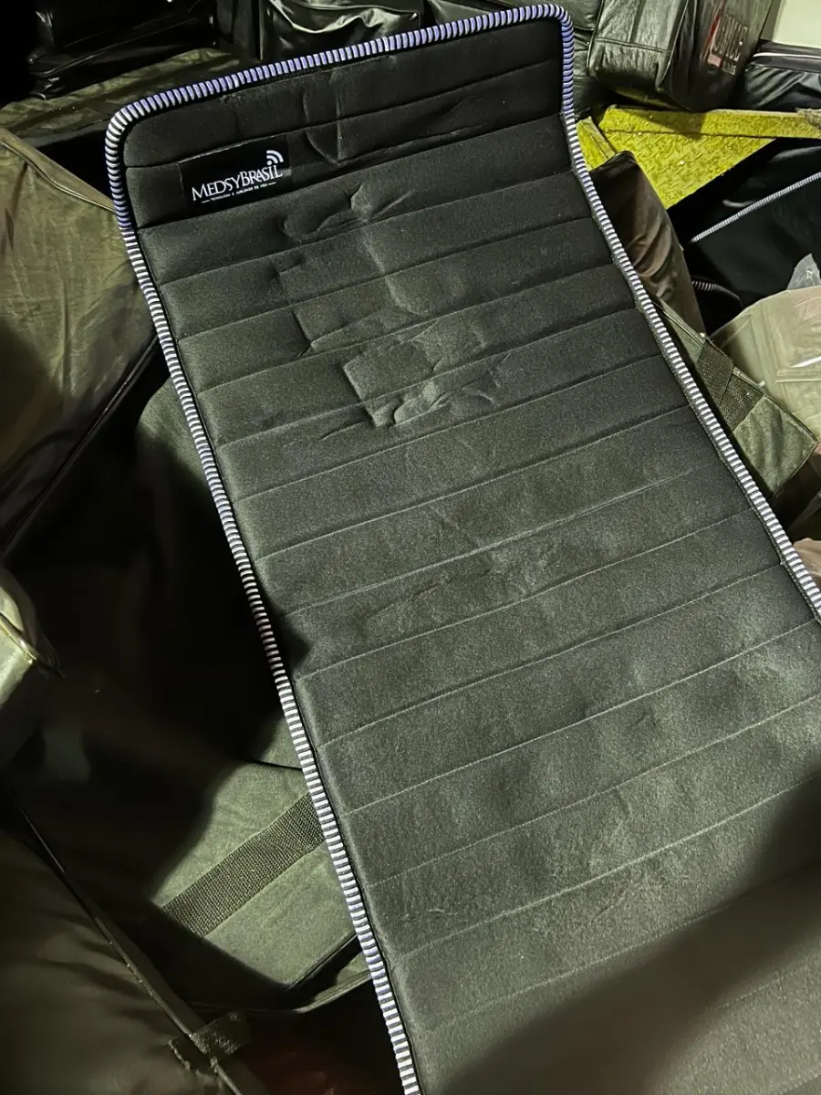 LOTE 007 - Lote de colchoes e mantas massageadoras, lote de espumas e colchões,