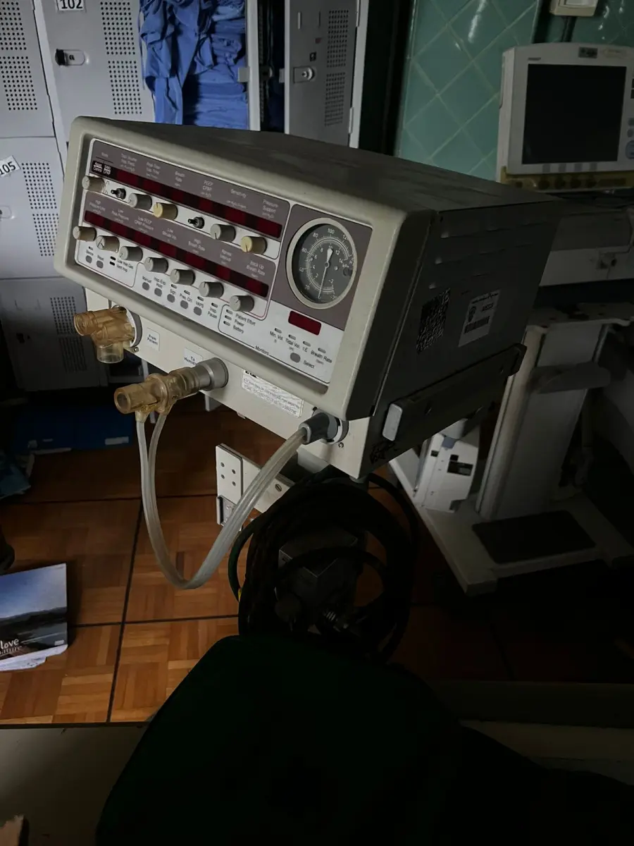 LOTE 005 - 01 RESPIRADOR PULMONAR