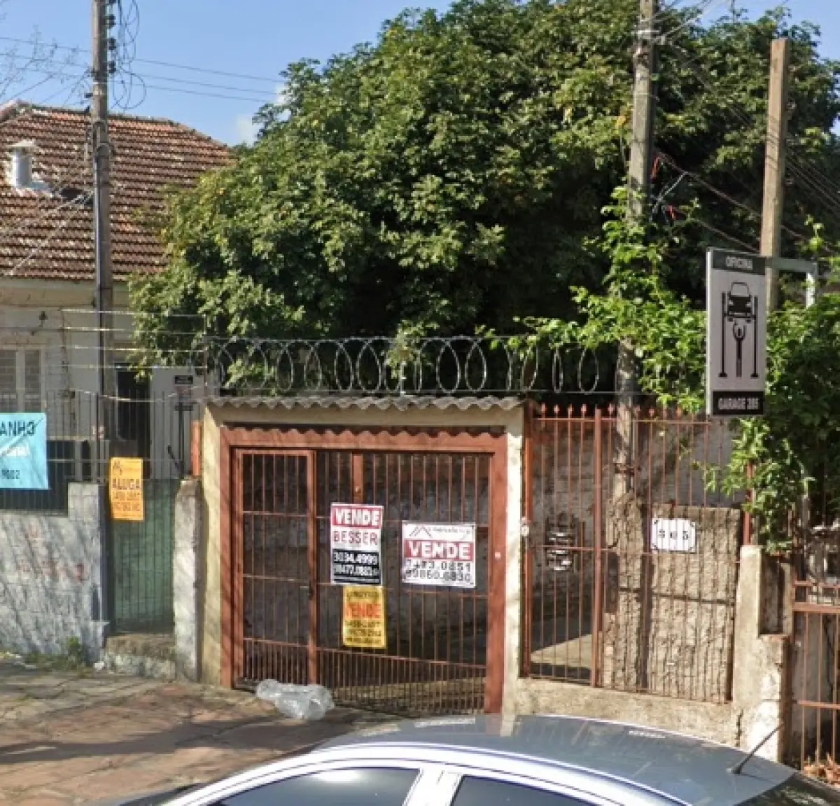 LOTE 002 - O apartamento nº 104, situado na cidade de Esteio/RS, do prédio nº 1403 da rua Fernando Ferrari, situada no primeiro pavimento térreo, possui acesso pela Rua Santo Amaro, nº 305,