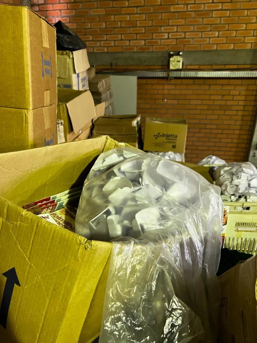 LOTE 007 - Lote de colchoes e mantas massageadoras, lote de espumas e colchões,