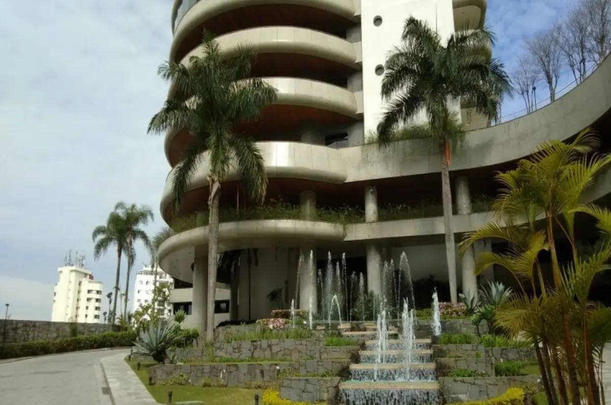 LOTE 000 - O APARTAMENTO N° 101, localizado no 10° andar do Edificio Vol D'Oiseau, situado à Avenida Giovanni Gronchi, nº 4.864, na Vila Andrade e Parque Bairro Morumbi, 29° Suddistrito  - Santo Amaro, com area privativa de 864,52m² e 5 vagas de garagem