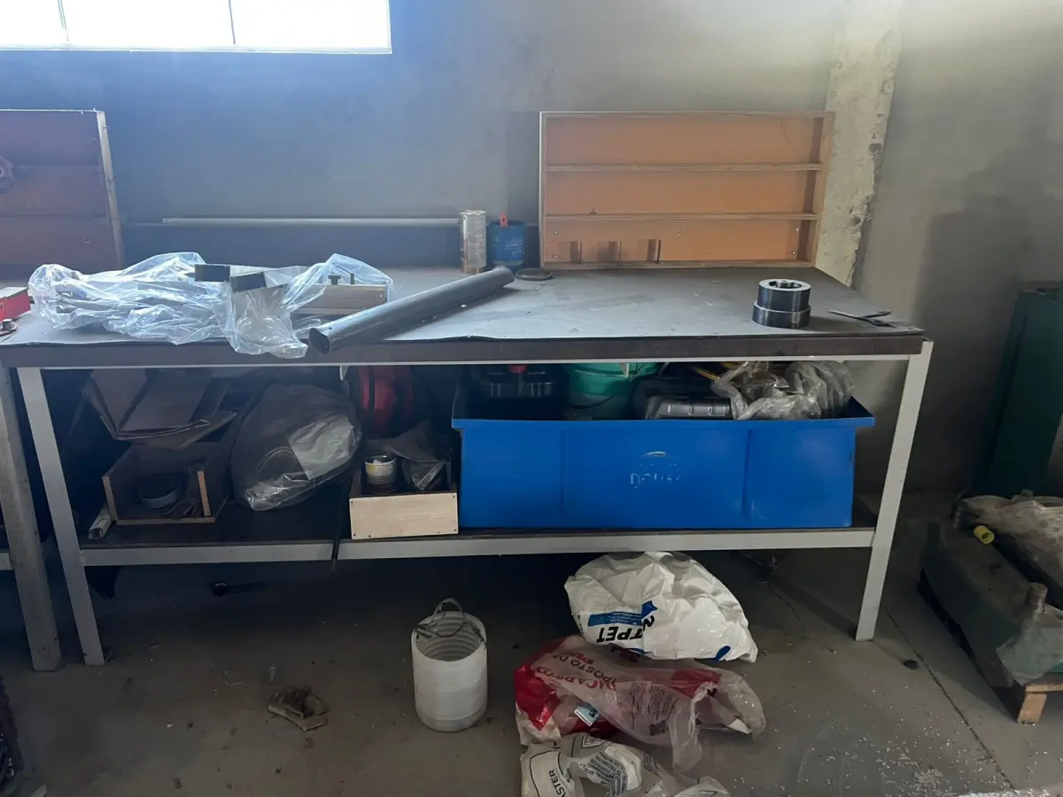 LOTE 000 - SOPRADORA BEKUM, MÃO FRANCESA C/ TALHA ELÉTRICA, UNIDADE DE RESFRIAMENTO, MOTOR P/ REFRIGERAÇÃO, GIRAFA HIDRÁULICA E MÓVEIS DIVERSOS