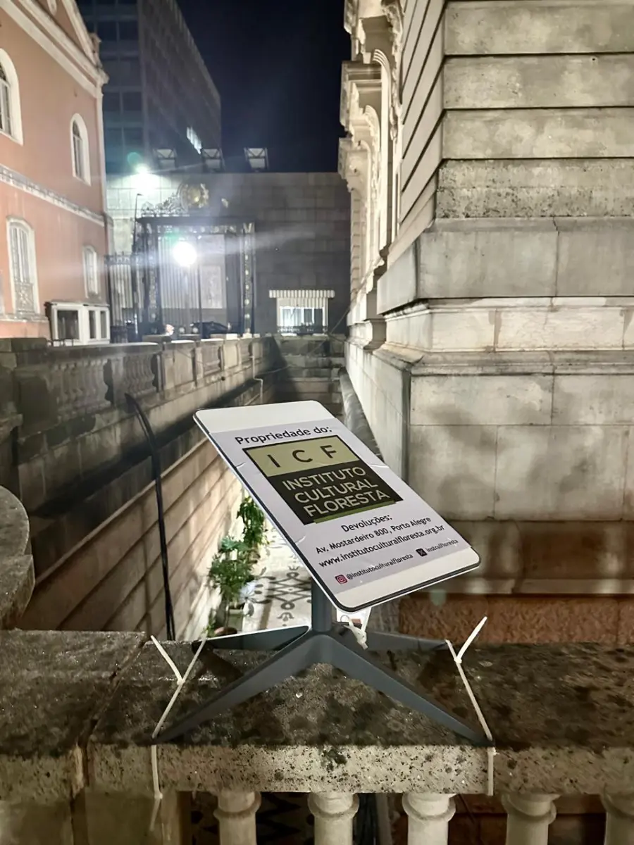 LOTE 001 - Antena Starlink instalada no Palácio Piratini