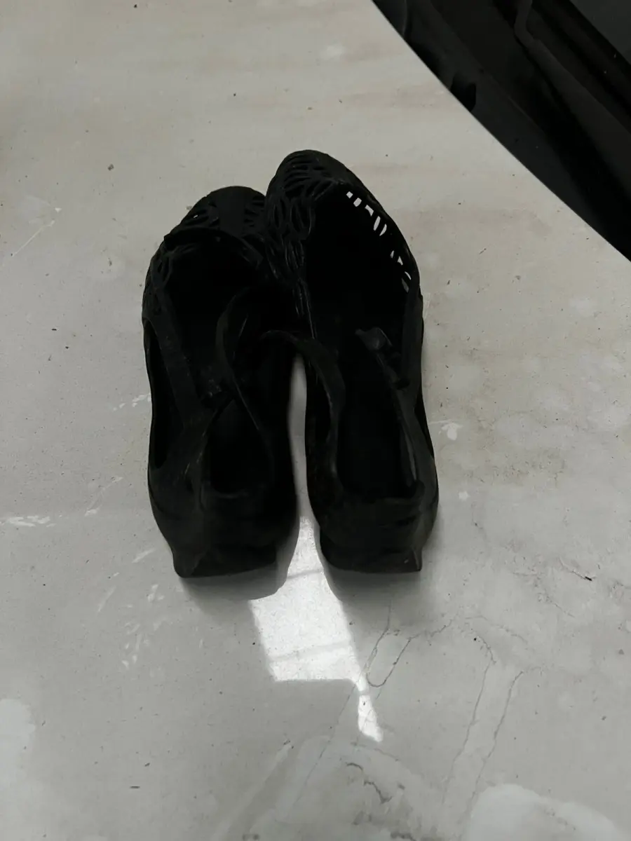 LOTE 000 - 480 pares de sandálias de plástico