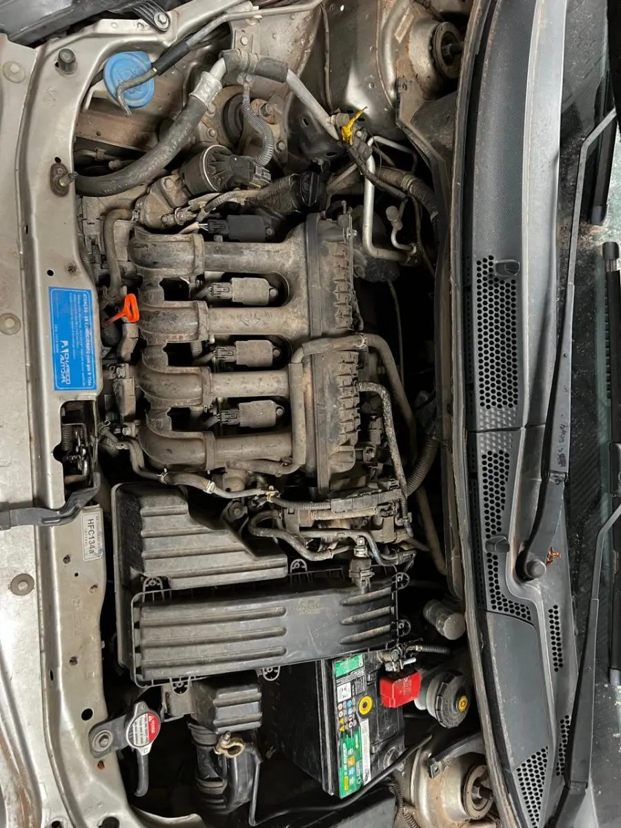 LOTE 000 - Honda/Fit LX, cor dourada, fabricação/modelo 2004/2004