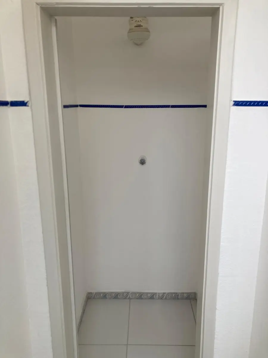 LOTE 001 - O imóvel, conjunto nº 41 do Edifício Candido José de Godoy, localizado na Rua Professor Annes Dias, nº 112, Bairro Centro, Porto Alegre/RS