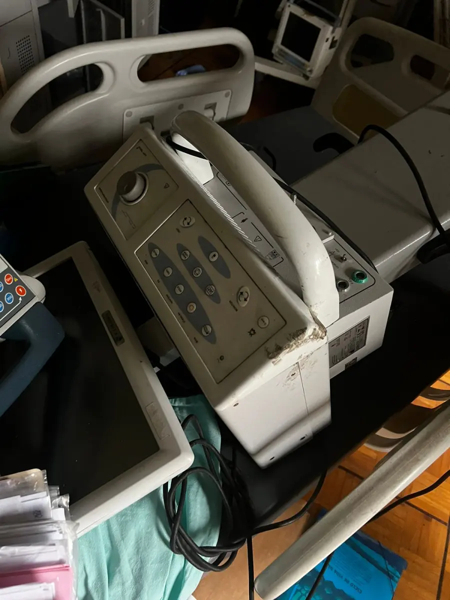 LOTE 006 - 01 CARDIOVERSR DESFIBRILADOR